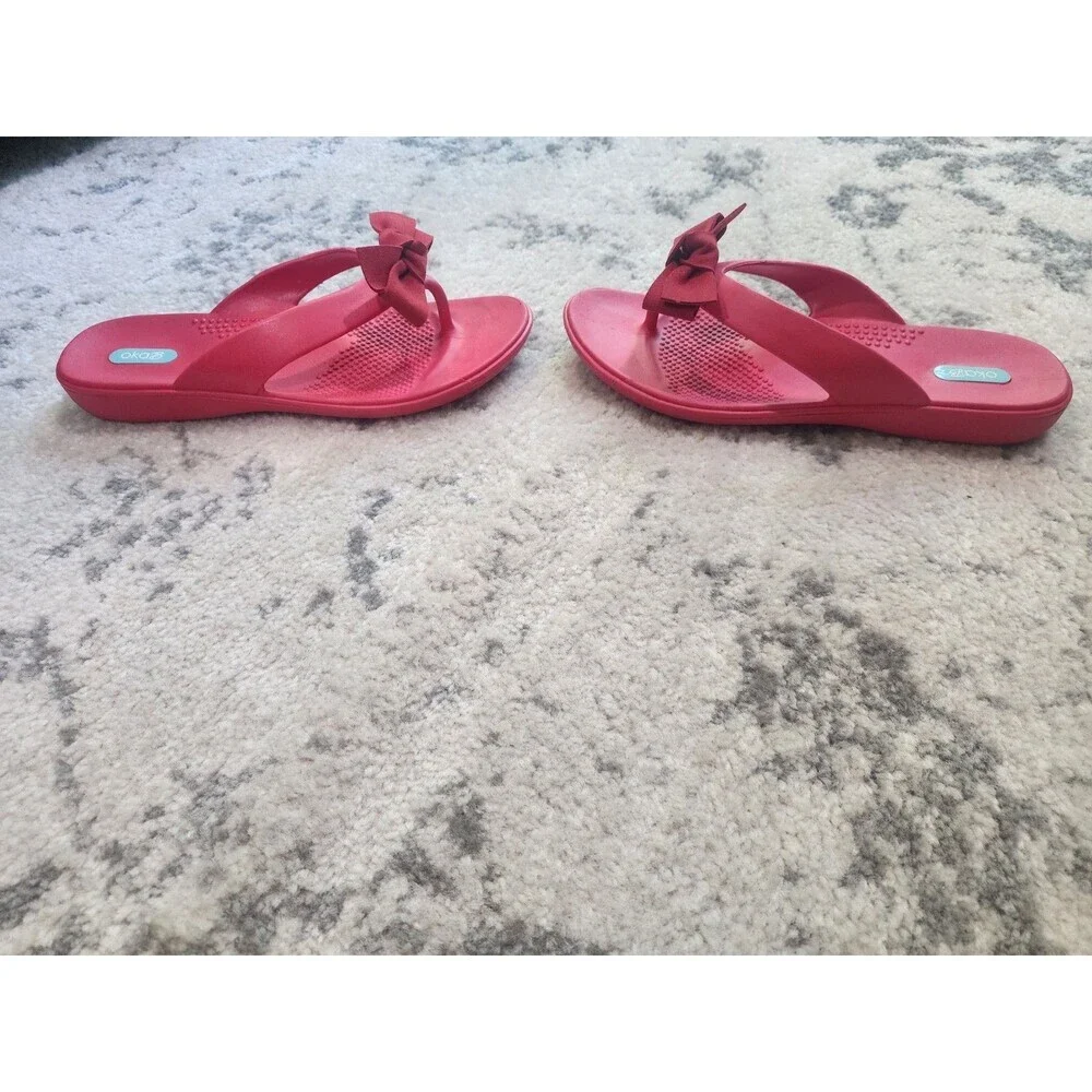 Oka B Rubber Thongs women's size L Color Cranberry Red comfort flip flops Bow